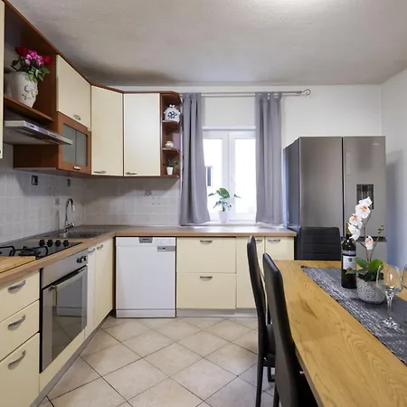 Apartment Zvijezda *